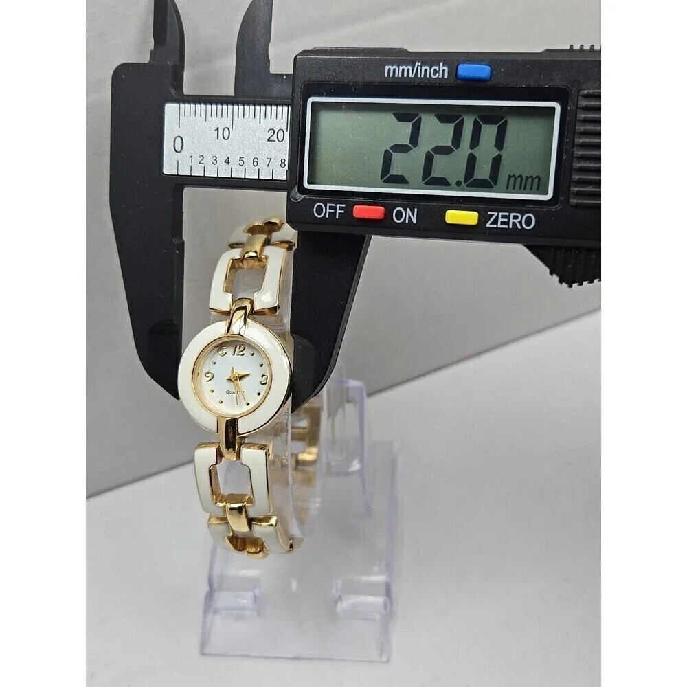 Avon White Enamel Gold Tone Link Bracelet Ladies Quartz Watch New Battery